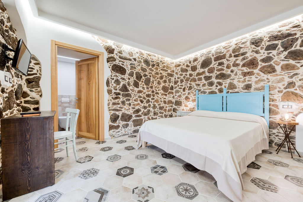 Tzia Rosaria Mansion - Thumbnail 8