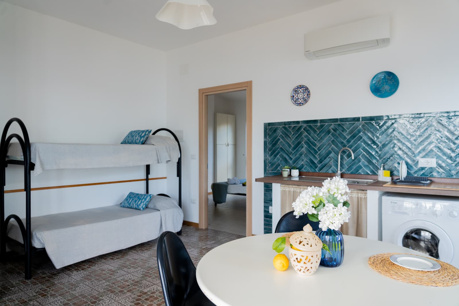 Villa Fresia, east apartment with terrace - Thumbnail 2