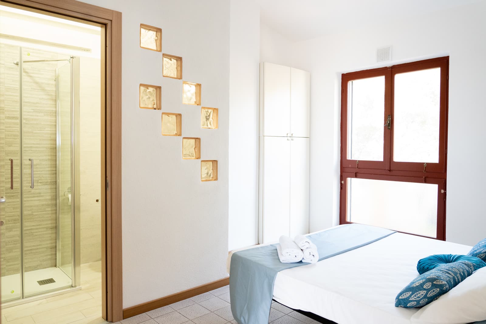 Villa Fresia, east apartment with terrace - Thumbnail 3